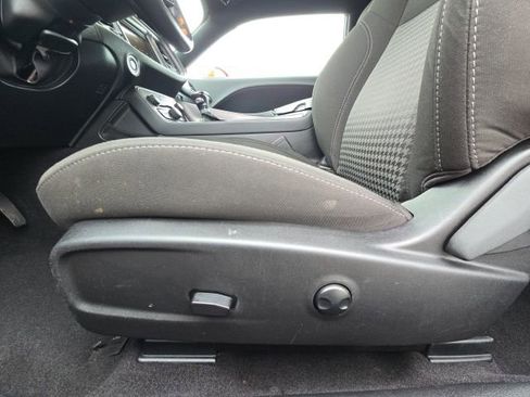 Used 2023 Dodge Challenger SXT w/ Blacktop Package image 15