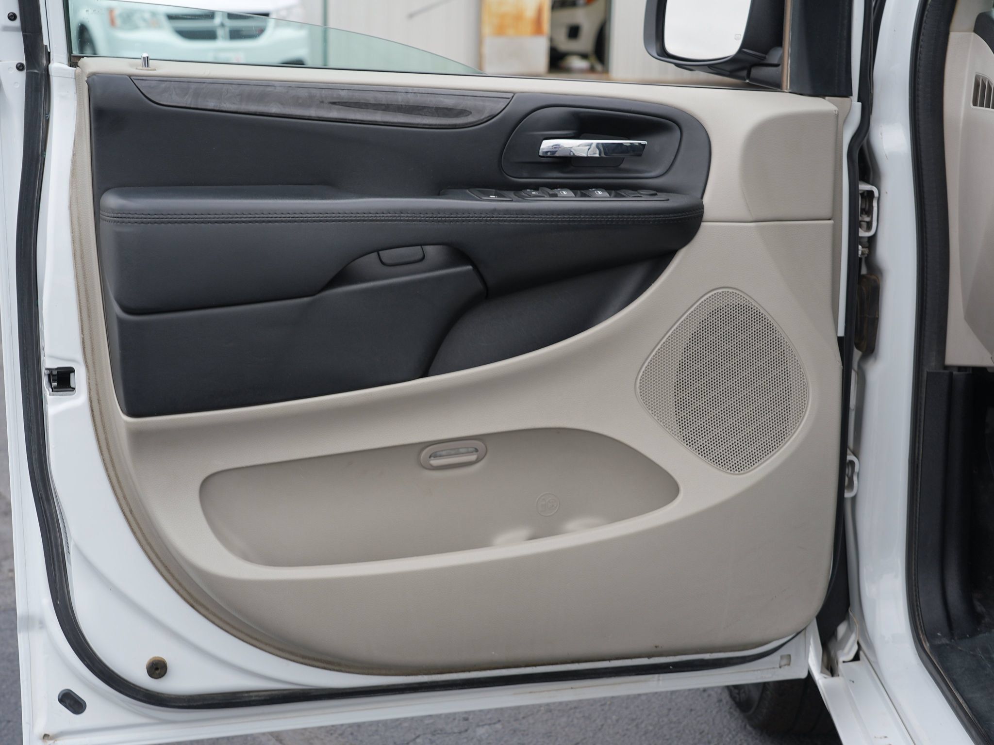Used 2016 Dodge Grand Caravan SE w/ Quick Order Package 29E SE FWD image 15