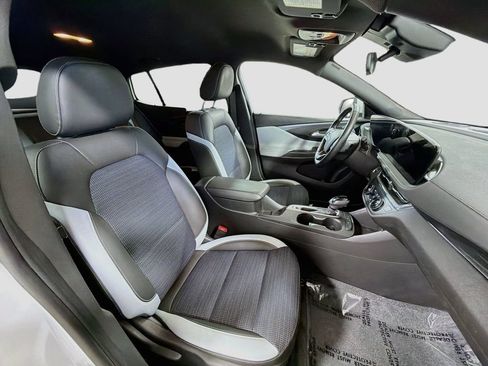 Used 2025 Buick Envista Preferred w/ Convenience I Package FWD image 27