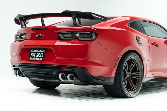 Used 2020 Chevrolet Camaro ZL1 RWD image 12
