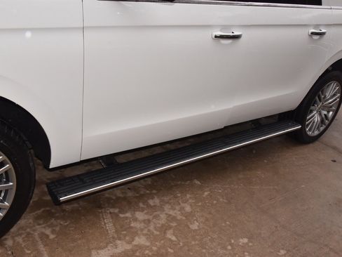 Used 2022 Ford Expedition Max Limited image 38