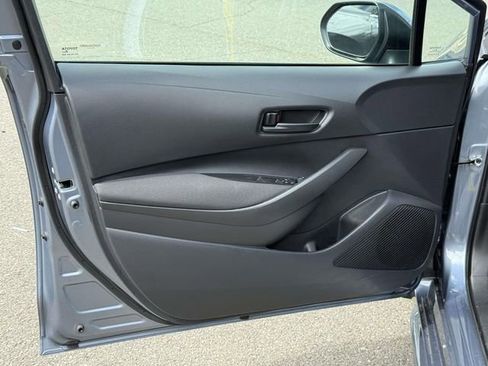 Used 2025 Toyota Corolla LE image 13