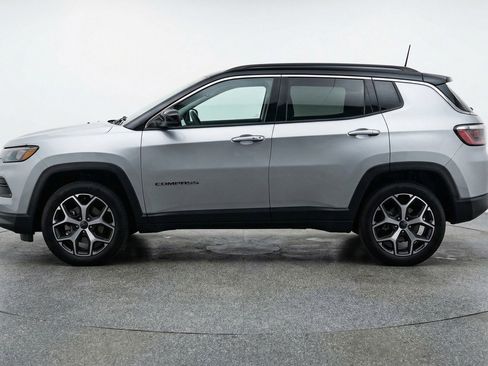 Used 2025 Jeep Compass Limited image 5