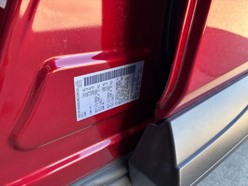Used 2025 Nissan Rogue SV FWD image 31