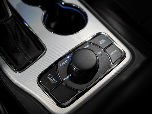 Used 2018 Jeep Grand Cherokee Trackhawk AWD/4WD image 19
