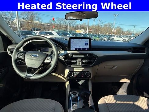 Used 2022 Ford Escape SE w/ Cold Weather Package image 3