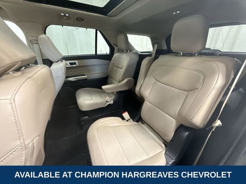 Used 2023 Ford Explorer Limited w/ Limited Technology Package image 33