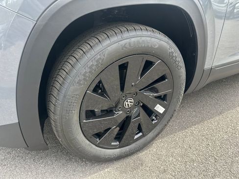 New 2026 Volkswagen Atlas SE AWD/4WD image 2
