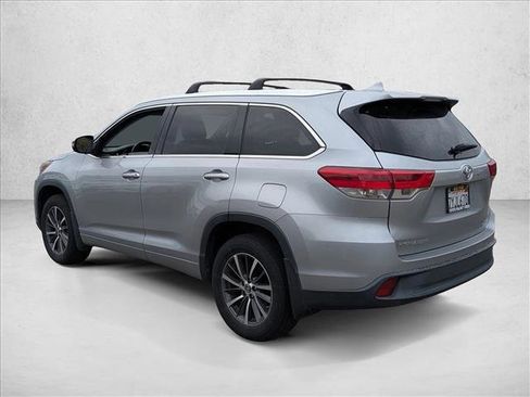Used 2017 Toyota Highlander XLE image 7