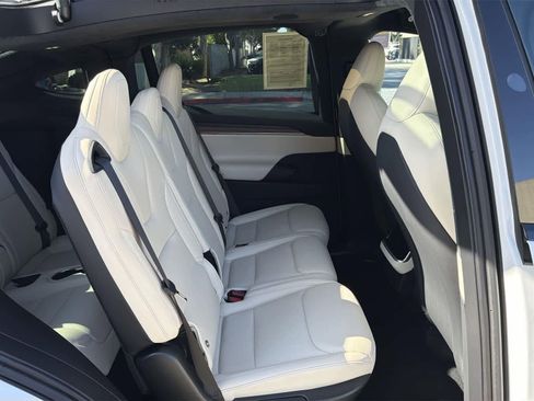 Used 2024 Tesla Model X image 32