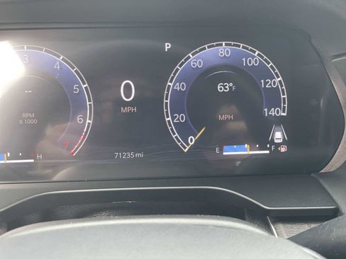 Used 2023 Jeep Grand Cherokee L Limited w/ Luxury Tech Group II image 12