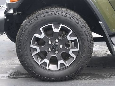 Used 2024 Jeep Wrangler Unlimited Sahara w/ Dual Top Group AWD/4WD image 25
