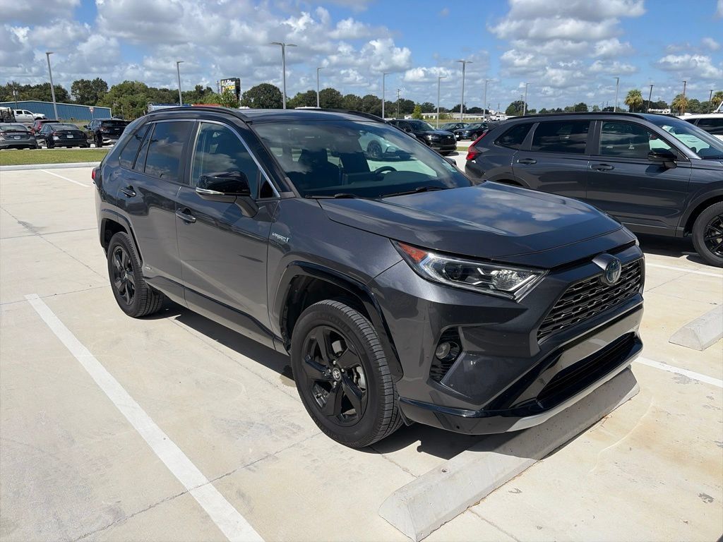 Used 2019 Toyota RAV4 XSE AWD/4WD image 3