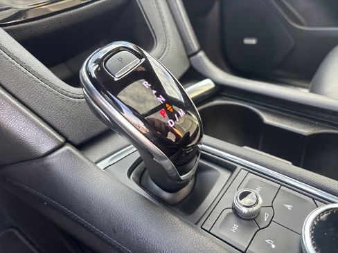 Used 2025 Cadillac XT5 Premium Luxury image 25