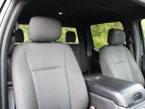 Used 2018 Ford F150 XLT w/ Equipment Group 302A Luxury AWD/4WD image 36