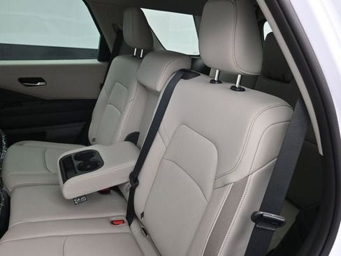 New 2026 Nissan Pathfinder SL image 24