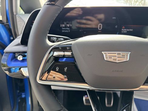 New 2026 Cadillac Optiq Luxury 1 image 31