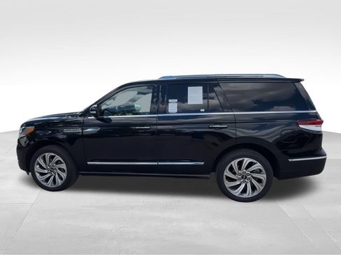 Used 2024 Lincoln Navigator Reserve AWD/4WD image 6