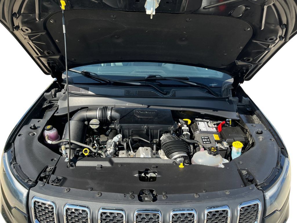 Used 2023 Jeep Compass Latitude w/ Sun and Sound Group AWD/4WD image 32