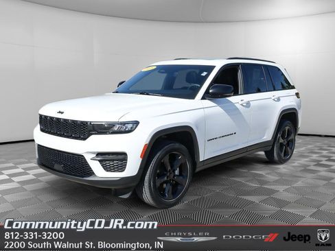 Used 2023 Jeep Grand Cherokee Altitude AWD/4WD image 1