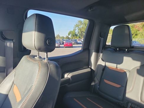Used 2019 GMC Sierra 1500 AT4 w/ AT4 Premium Package image 4