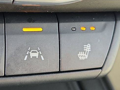 Certified 2023 Cadillac XT4 Luxury w/ Cold Weather Package image 34