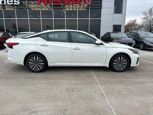 New 2025 Nissan Altima 2.5 SV w/ SV Premium Package image 2