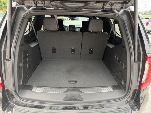Used 2024 GMC Yukon XL AT4 AWD/4WD image 9
