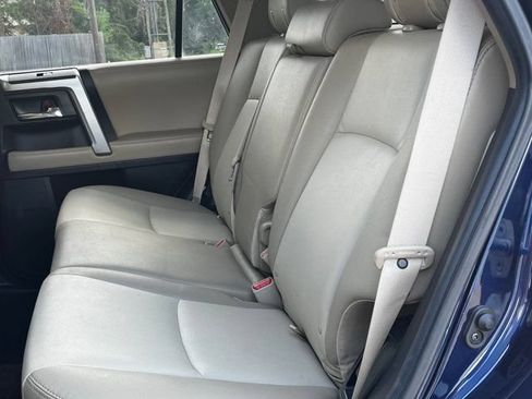 Used 2018 Toyota 4Runner SR5 Premium RWD image 19