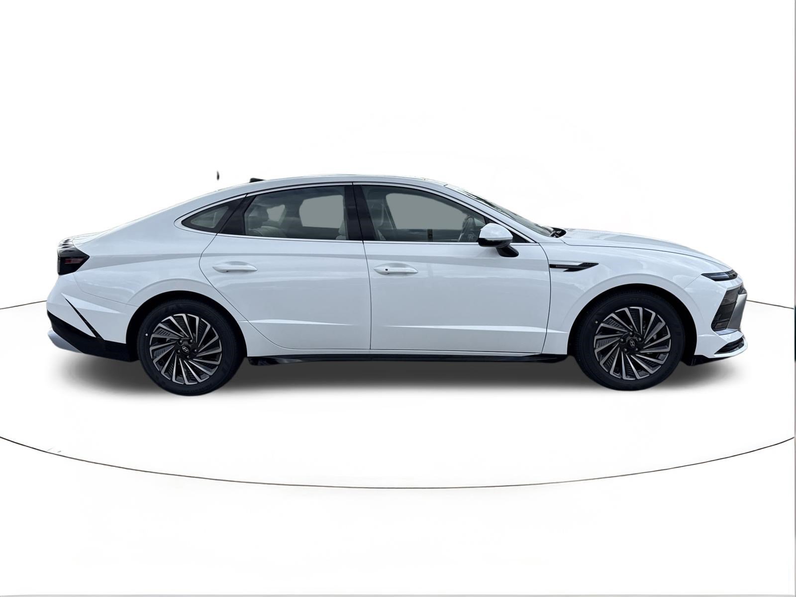 New 2026 Hyundai Sonata SEL FWD image 2