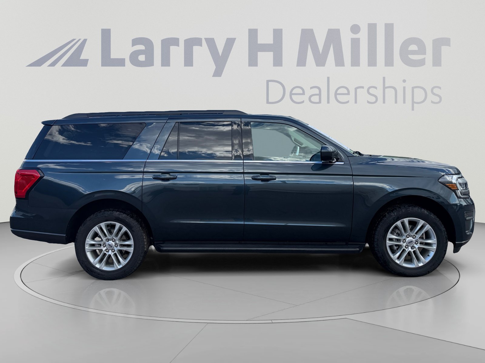 Used 2024 Ford Expedition Max XLT AWD/4WD image 6
