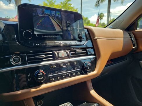 Used 2024 Nissan Pathfinder Platinum FWD image 29