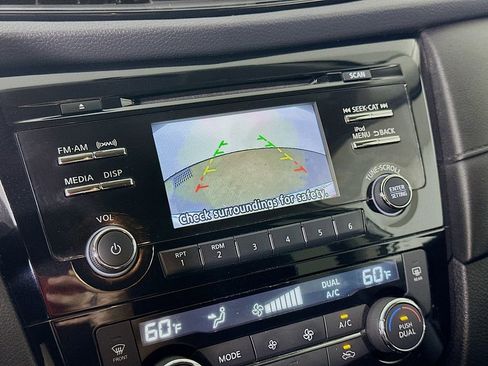 Used 2017 Nissan Rogue SV w/ Midnight Edition Package image 10