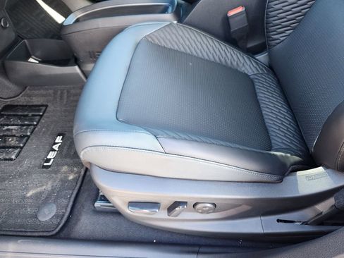 New 2026 Nissan Leaf Platinum+ w/ Cargo Package (Platinum+) image 11