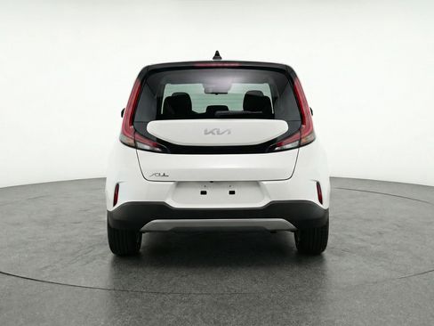 Used 2025 Kia Soul LX w/ LX Technology Package FWD image 7