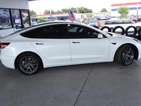 Used 2022 Tesla Model 3 Long Range AWD/4WD image 4