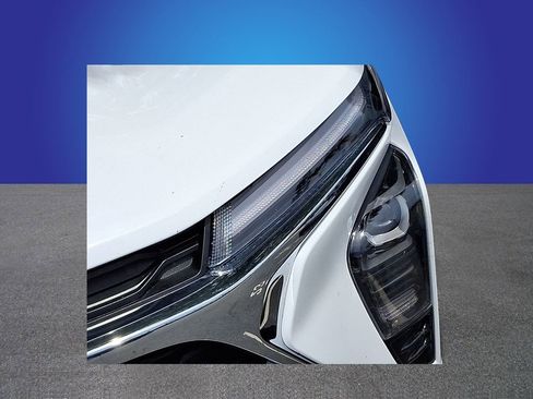 Used 2025 Chevrolet Trax LT FWD image 5