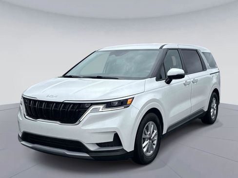 Used 2024 Kia Carnival LX FWD image 8