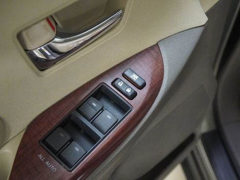 Used 2012 Toyota Sienna XLE image 20