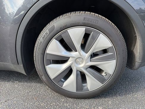 Used 2024 Tesla Model Y Long Range AWD/4WD image 9