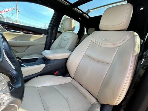 Used 2018 Cadillac XT5 Luxury w/ Driver Awareness Package AWD/4WD image 20