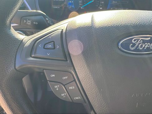 Used 2023 Ford Edge SE image 24