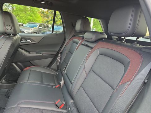Used 2026 Chevrolet Equinox RS w/ Convenience Package III FWD image 14