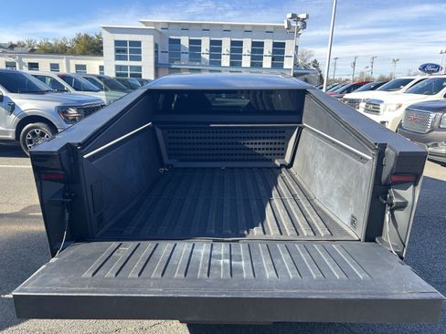 Used 2024 Tesla Cybertruck AWD Crew Cab image 25