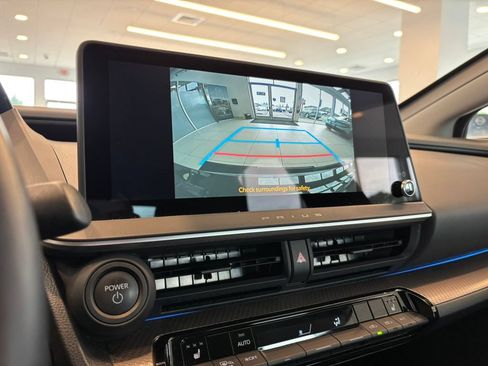 Used 2025 Toyota Prius XLE FWD image 20