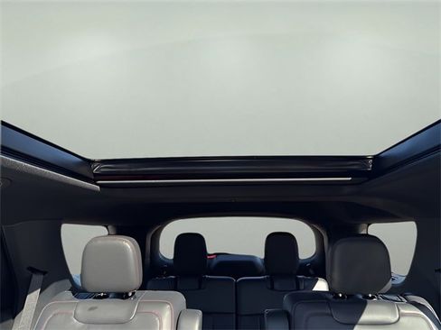 New 2026 Ford Explorer ST-Line w/ ST-Line Street Pack image 14