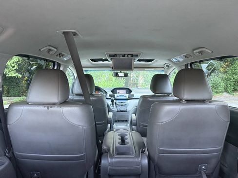 Used 2013 Honda Odyssey Touring image 19