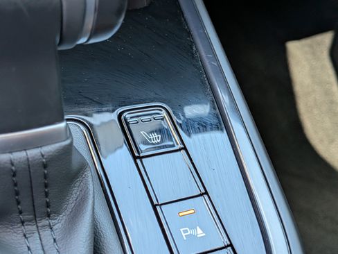 Used 2024 Kia Niro EX image 32