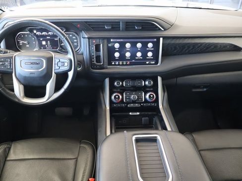 Used 2021 GMC Yukon Denali w/ Denali Premium Package image 22