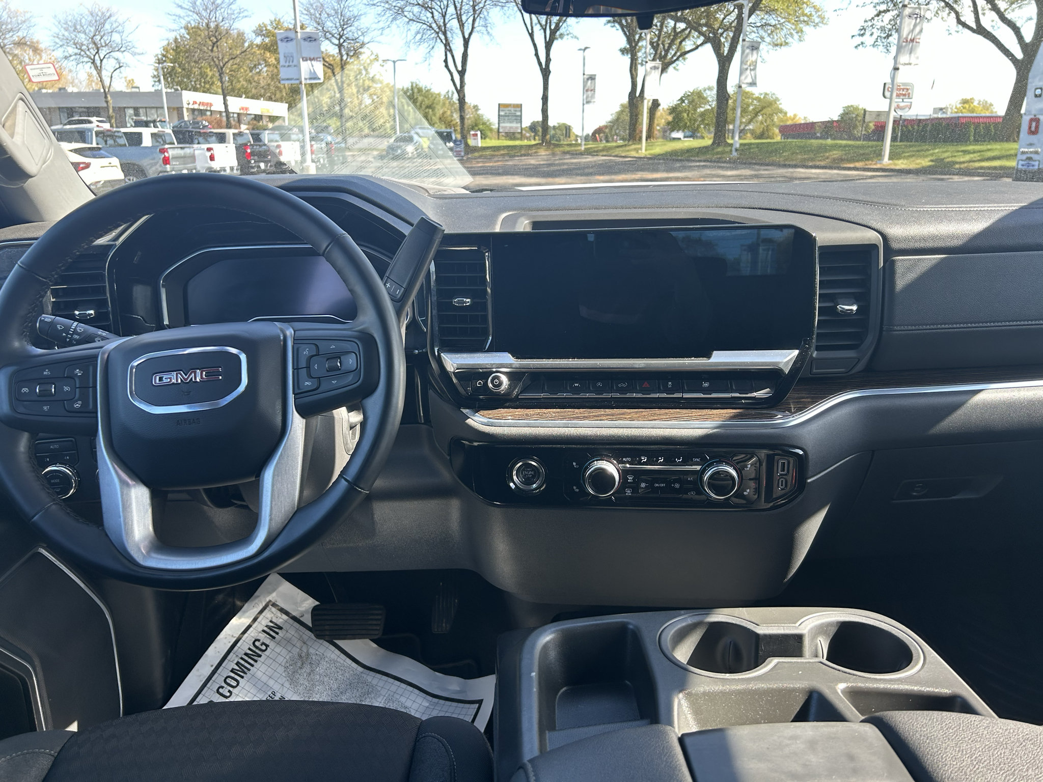Used 2024 GMC Sierra 1500 SLE AWD/4WD image 9